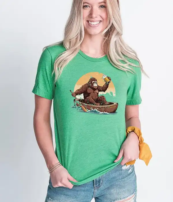Bigfoot Kayaking Beer Drinking T-Shirt